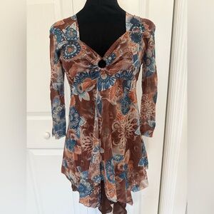 Chic Floral Pentagon-Neck Blouse in Brown and Blue